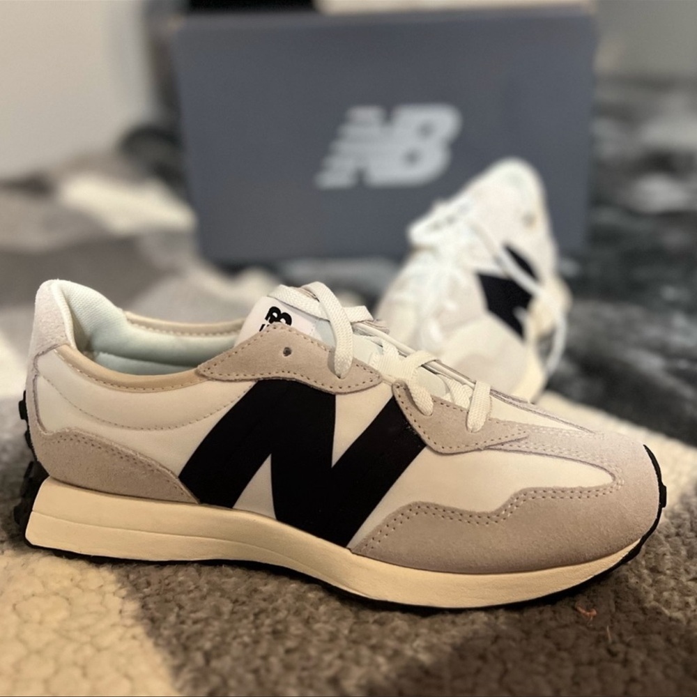 New Balance 327 Silver Birch/Black